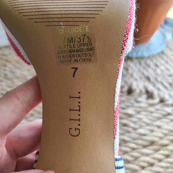 NWOT | G.I.L.I | BOW FRONT STRIPE HEELS - Picture 9 of 11